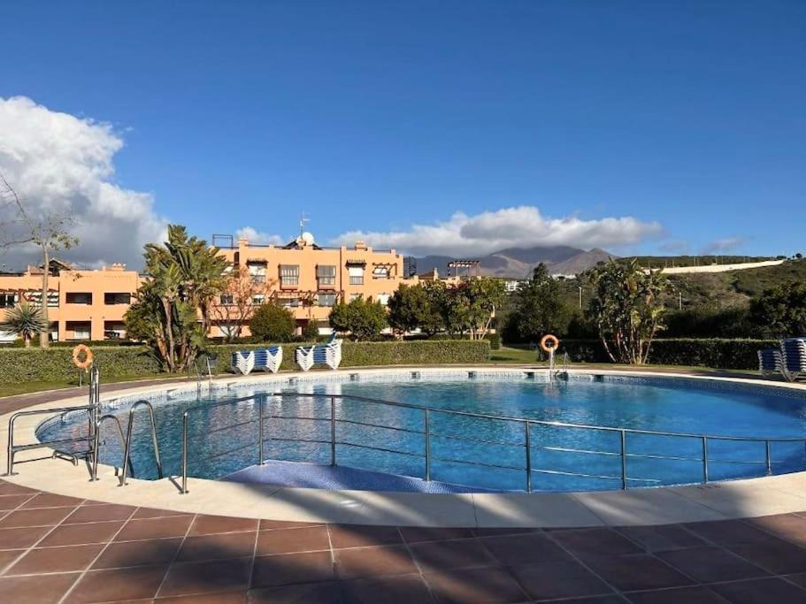 Penthouse Paradiso: 2Br Oasis In Casares Del Sol Εξωτερικό φωτογραφία