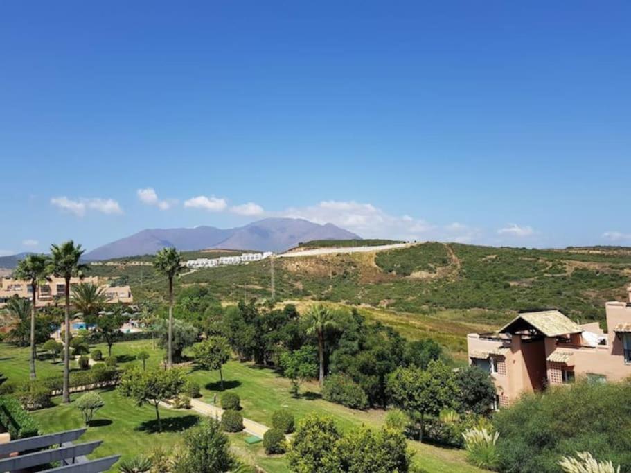 Penthouse Paradiso: 2Br Oasis In Casares Del Sol Εξωτερικό φωτογραφία